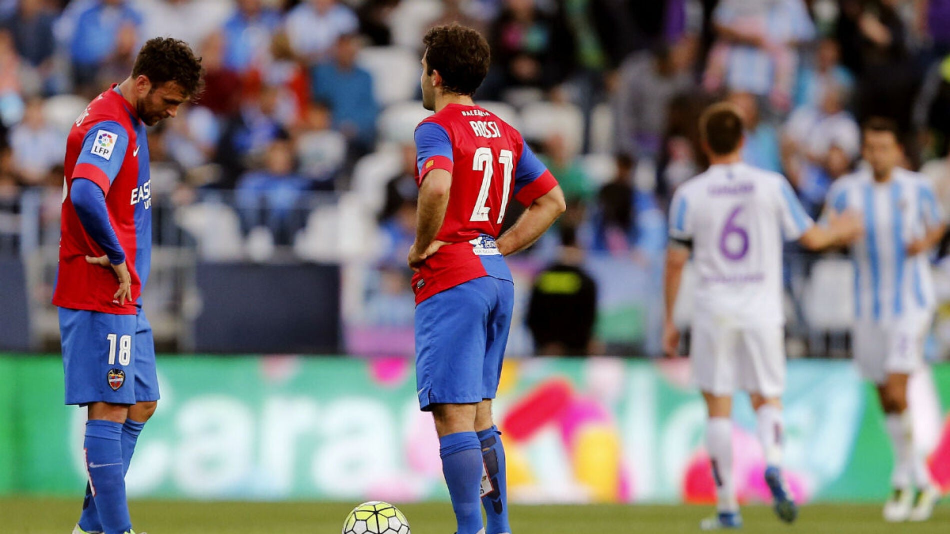 Rossi se lamenta de un gol del M&aacute;laga en La Rosaleda