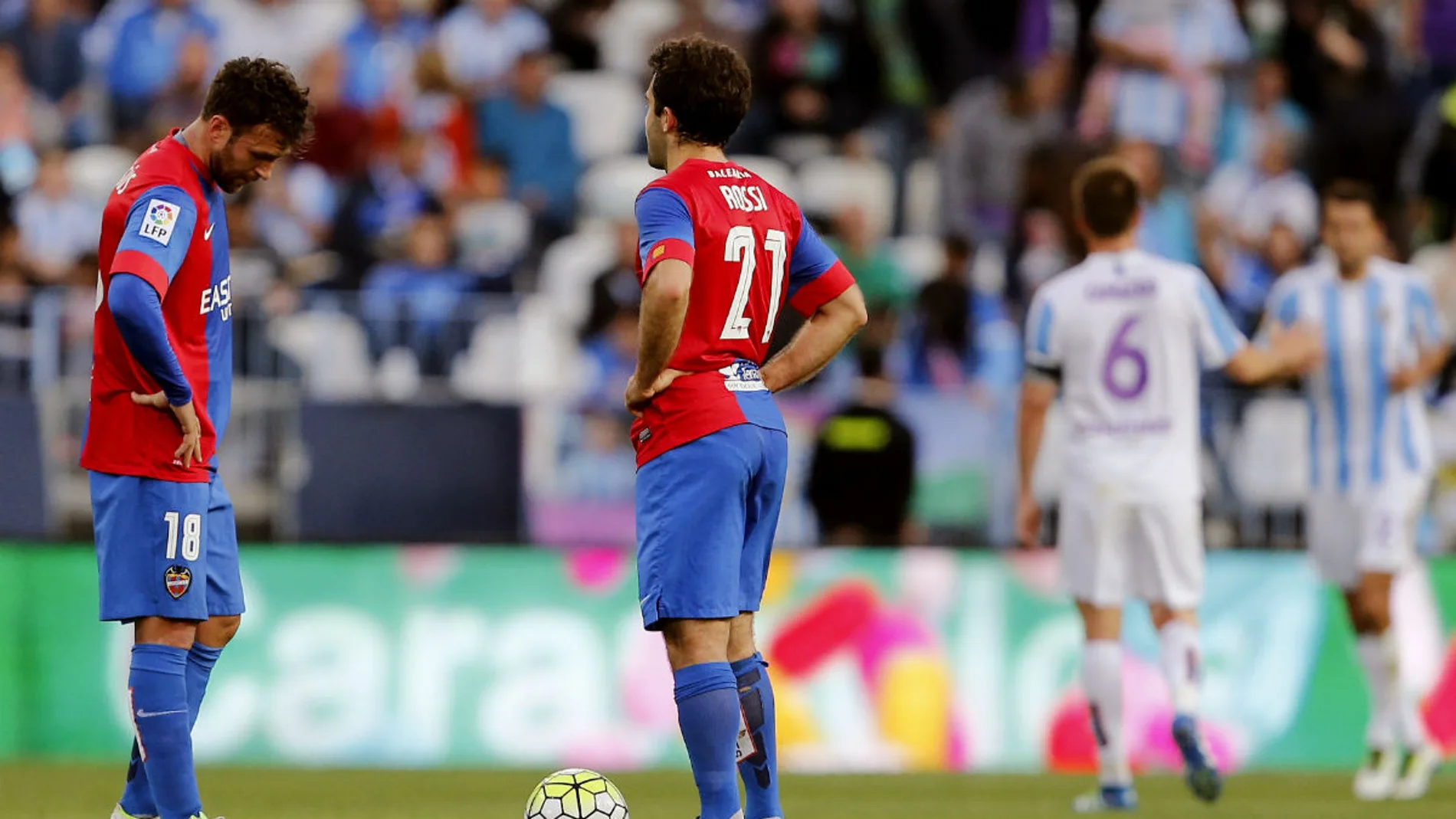Rossi se lamenta de un gol del Málaga en La Rosaleda Rossi se lamenta de un gol del Málaga en La Rosaleda