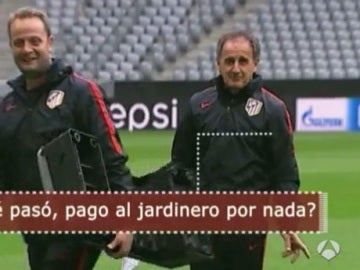 El ¡profe' Ortega bromea en el Allianz Arena El ¡profe' Ortega bromea en el Allianz Arena