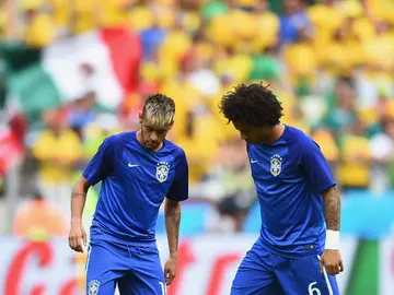 Marcelo y Neymar, en un entrenamiento de la selección brasileña Marcelo y Neymar, en un entrenamiento de la selección brasileña