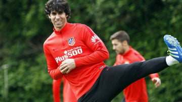 Tiago, en un entrenamiento con el Atlético