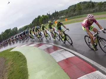El pelotón durante una etapa del Giro de Italia (Archivo) El pelotón durante una etapa del Giro de Italia (Archivo)
