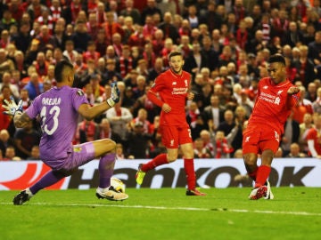 Sturridge poniendo el 2-0 contra el Villarreal Sturridge poniendo el 2-0 contra el Villarreal