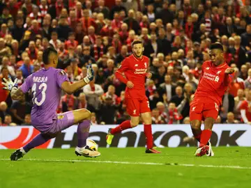 Sturridge poniendo el 2-0 contra el Villarreal Sturridge poniendo el 2-0 contra el Villarreal