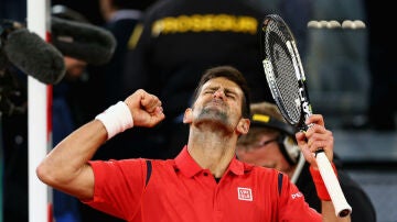 Djokovic celebra su triunfo ante Nishikori