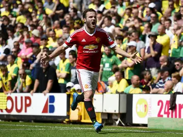 Mata celebra un gol con el United Mata celebra un gol con el United