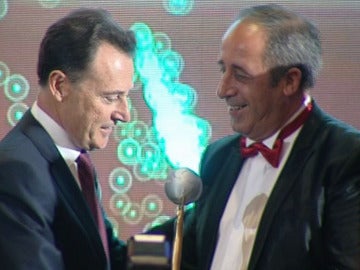 Matías Prats recibe el premio 'El Suplemento'