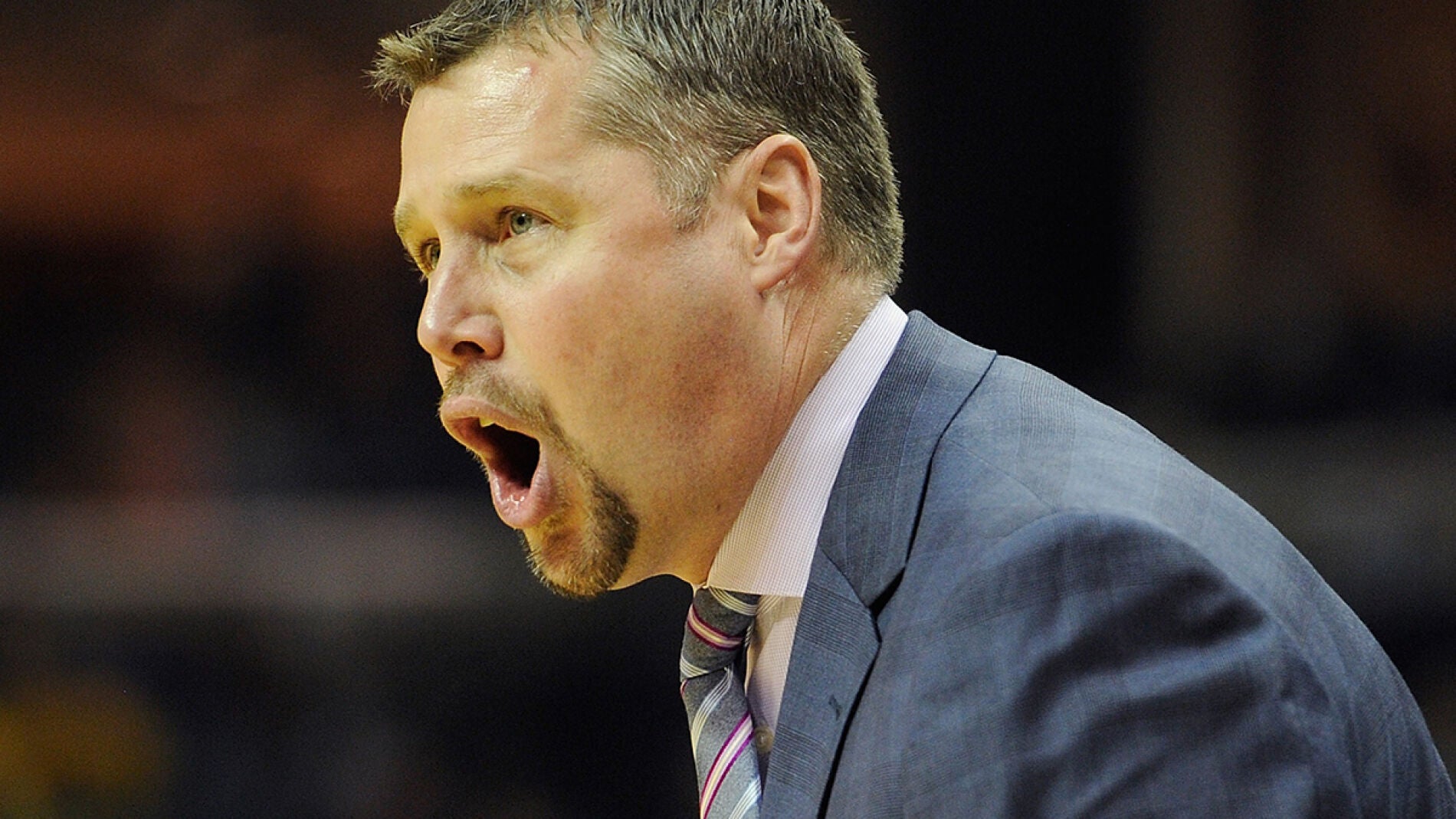 Dave Joerger dando &oacute;rdenes a su equipo