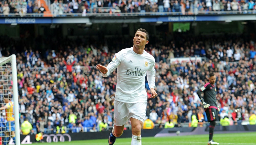 Cristiano celebra un gol ante el Valencia