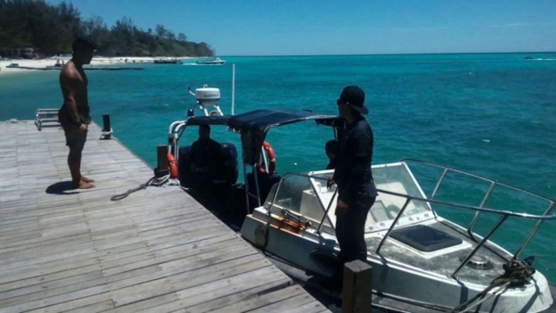 Embarcaci&oacute;n de b&uacute;squeda en Malasia 