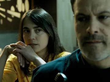 Helena es una poli infiltrada en Cruz del Sur que tuvo una relación con Fabio Helena es una poli infiltrada en Cruz del Sur que tuvo una relación con Fabio