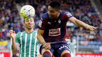 El Betis se asegura la permanencia al empatar con el Eibar en Ipurúa
