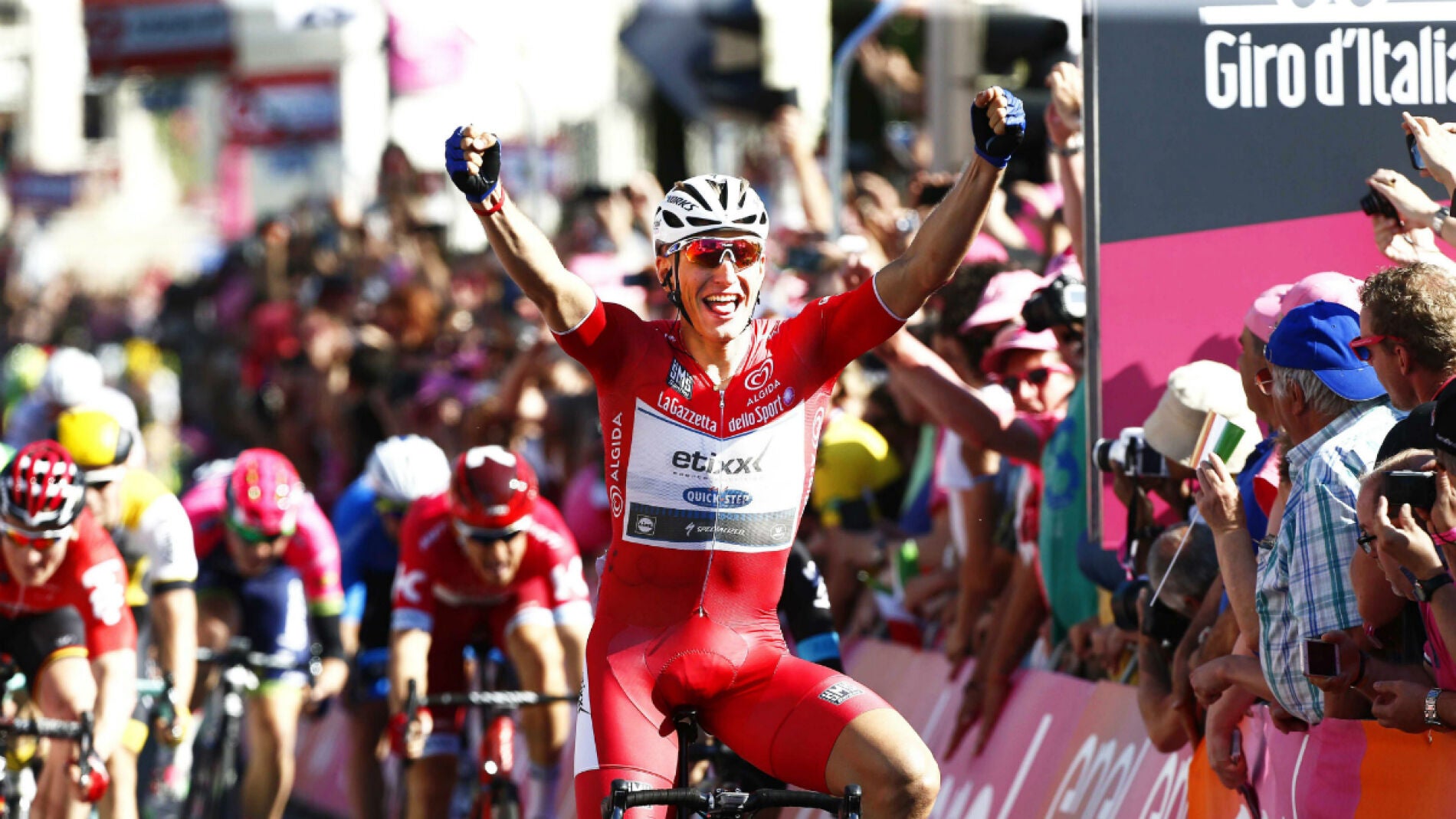 Kittel celebra un triunfo