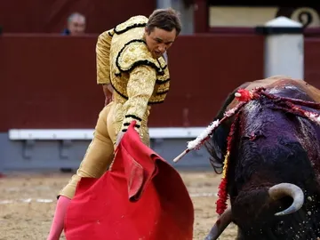Juan Bautista, en un lance con la muleta Juan Bautista, en un lance con la muleta