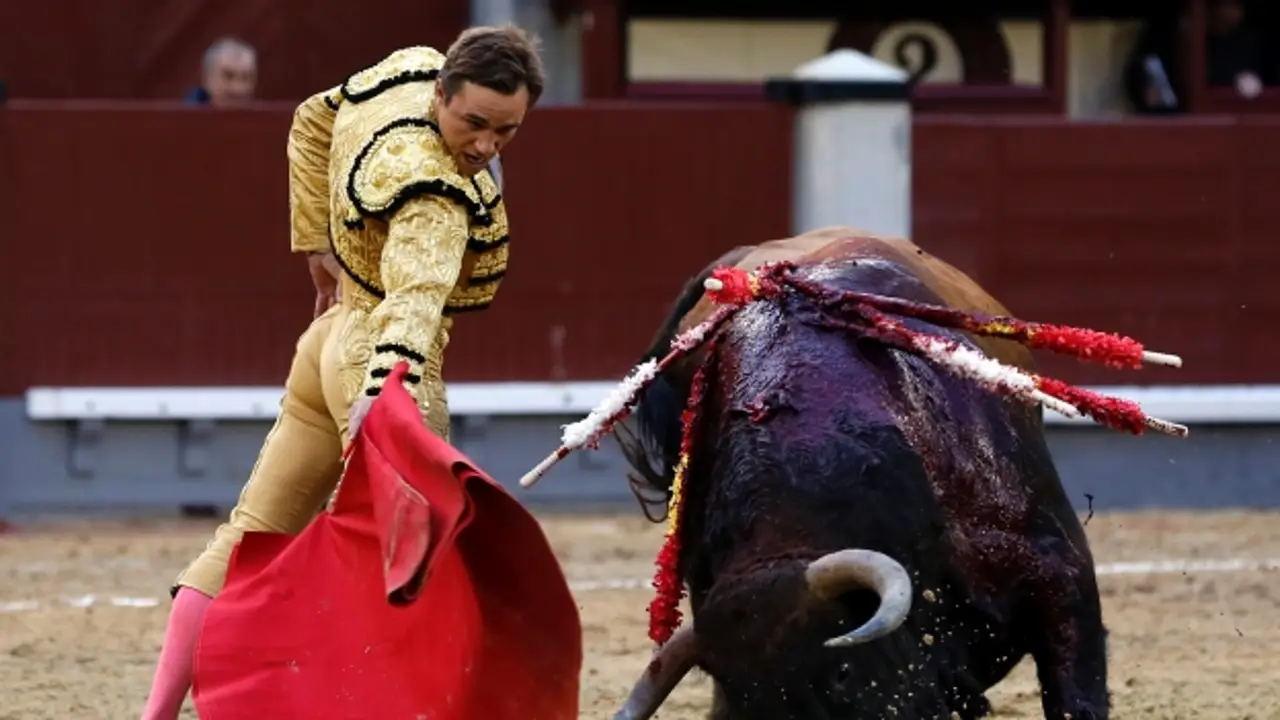 Juan Bautista, en un lance con la muleta
