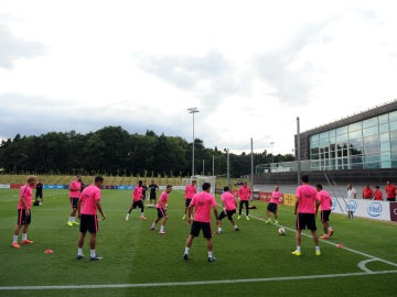 El Barcelona entrena en St George's Park en 2014