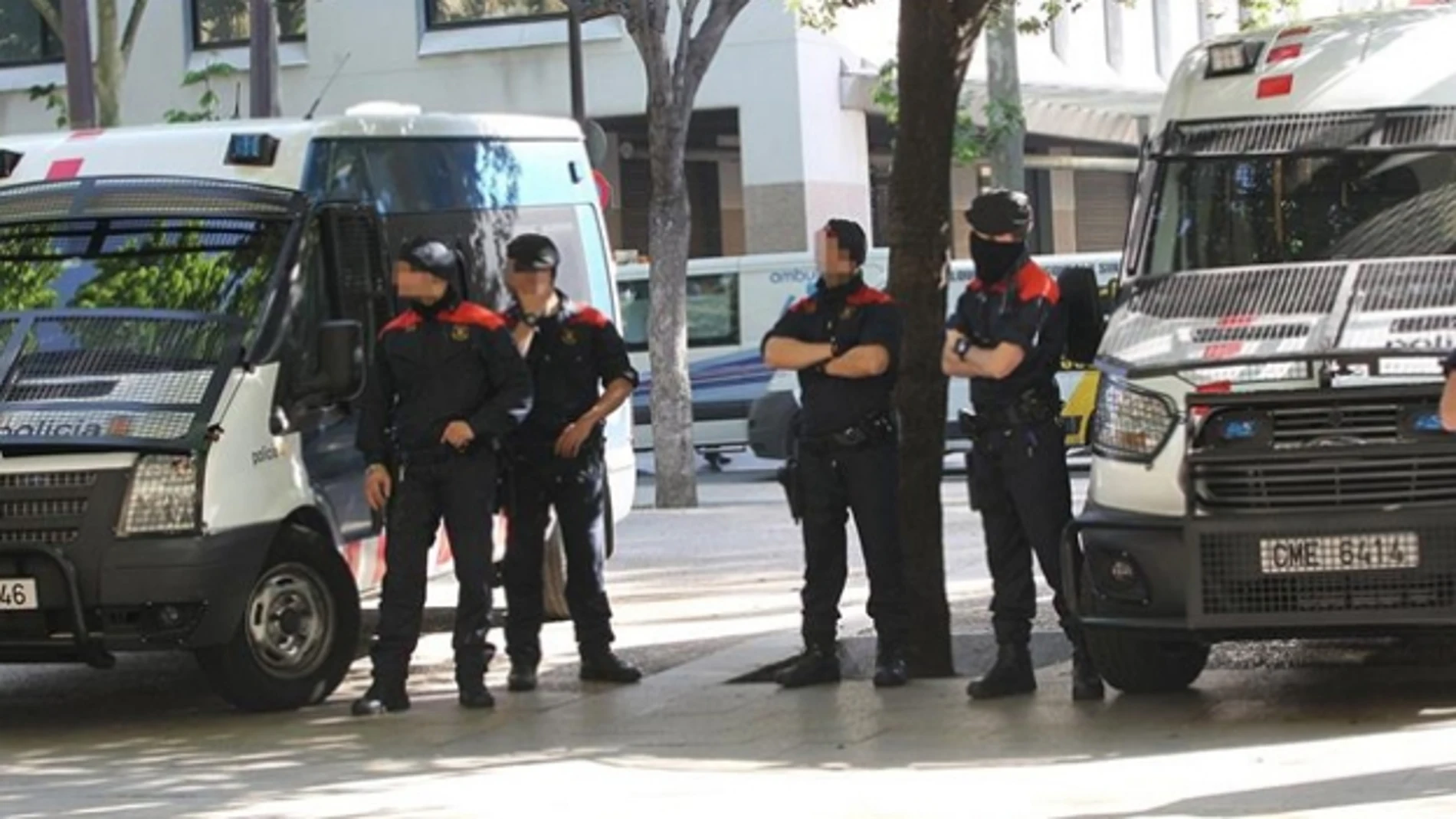 Un grupo de Mossos en una imagen de archivo Un grupo de Mossos en una imagen de archivo