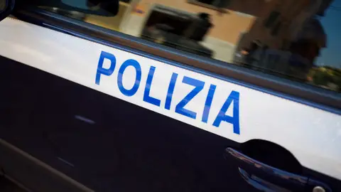 Coche de la policía italiana Coche de la policía italiana