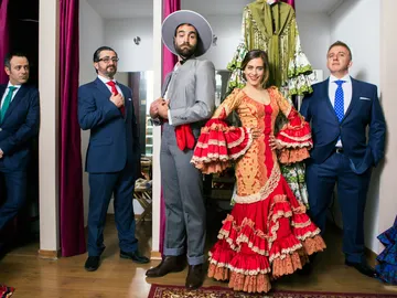 'Allí Abajo' celebra la feria de abril en la primera temporada 'Allí Abajo' celebra la feria de abril en la primera temporada