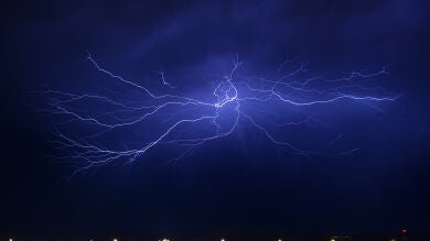 Al menos 40 muertos por tormentas eléctricas en Bangladesh y este de la India