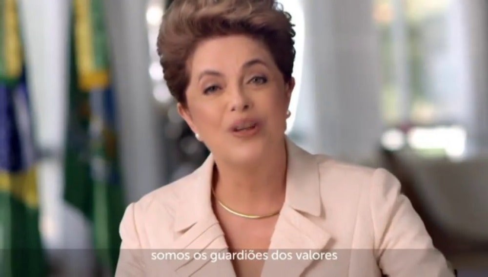 Frame 103.293319 de: El Senado aparta a Rousseff de la Presidencia de Brasil
