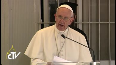 El Papa afirma que quien se enriquece con el trabajo en negro es 