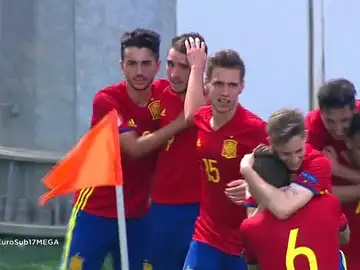 Los jugadores celebran el gol de Abel Ruiz ante Italia Los jugadores celebran el gol de Abel Ruiz ante Italia