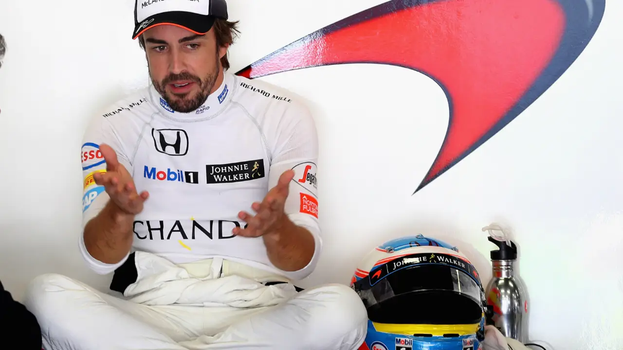 Alonso, en su box