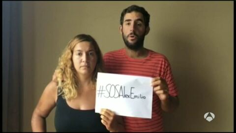 Frame 87.993858 de: Los espa&ntilde;oles rescatados en Malasia piden ayuda para los dos navegantes asturianos desaparecidos