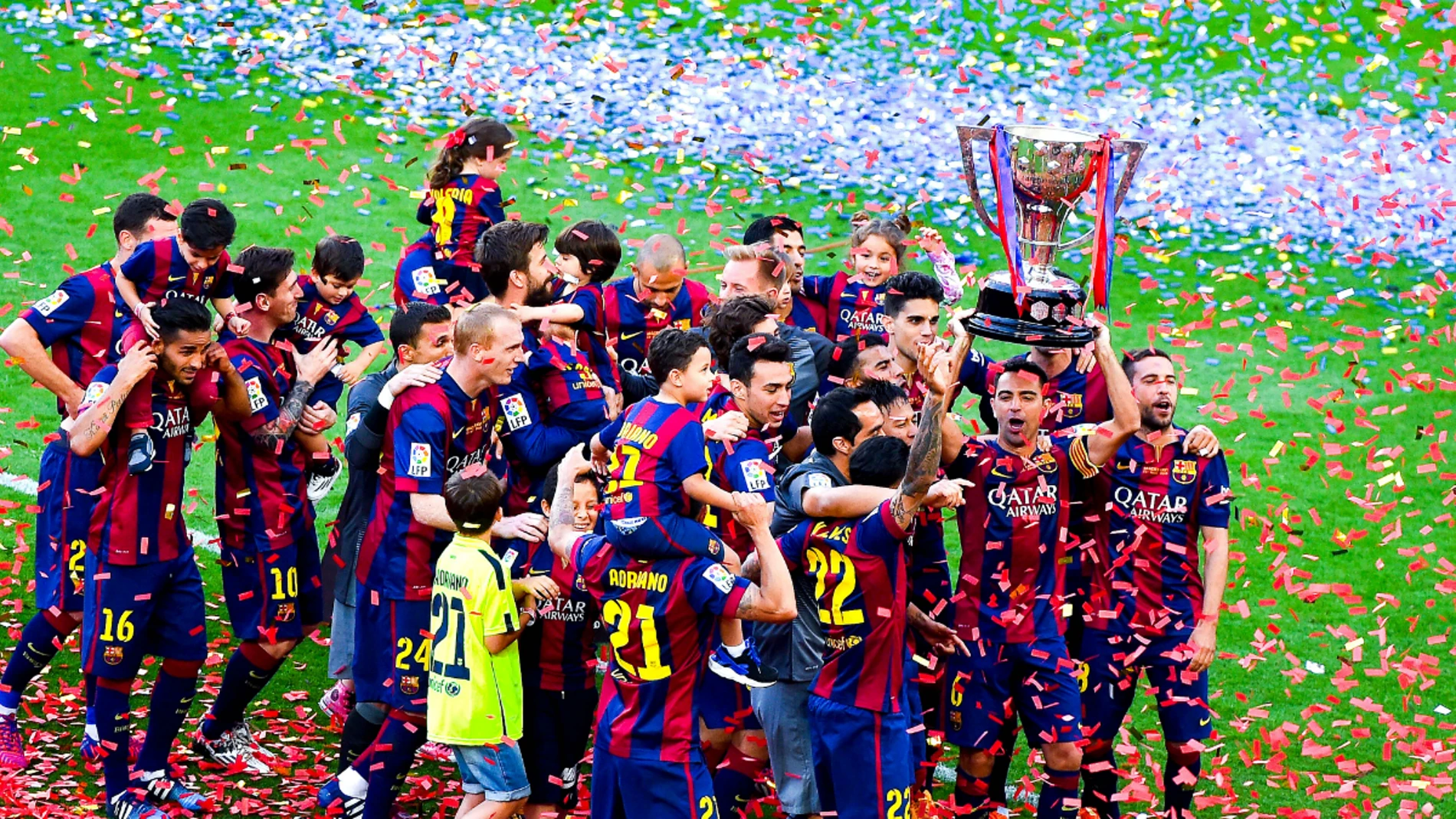 El Barça levanta un título de Liga El Barça levanta un título de Liga