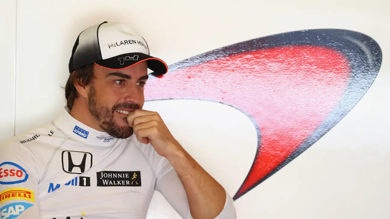 Fernando Alonso, sonriente