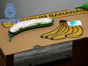La cocaína se ocultaba en estas bananas sintéticas La cocaína se ocultaba en estas bananas sintéticas