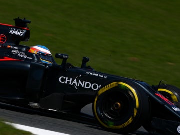 Alonso, a bordo de su McLaren-Honda