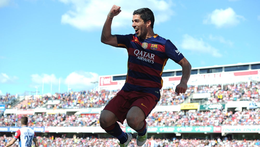 Luis Suárez feliz tras su segundo tanto en la primera parte