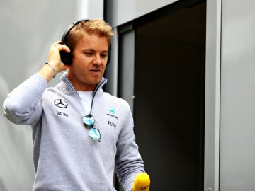 Rosberg, en el paddock de Montmeló