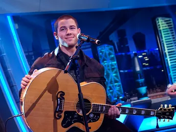 Nick Jonas canta 'Close' en directo para su fans en 'El Hormiguero 3.0' Nick Jonas canta 'Close' en directo para su fans en 'El Hormiguero 3.0'