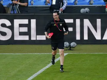 Unai Emery, durante el entrenamiento del Sevilla en Basilea Unai Emery, durante el entrenamiento del Sevilla en Basilea