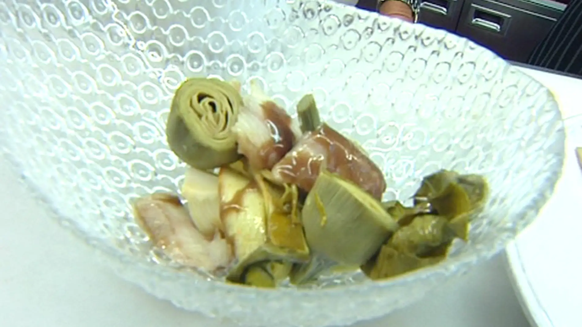 Parxois asados con alcachofa y anguila: una original receta muy sencilla de preparar