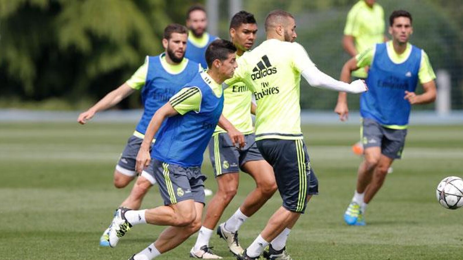 El Real Madrid ya prepara la final de Milán con Lucas Vázquez tocando balón