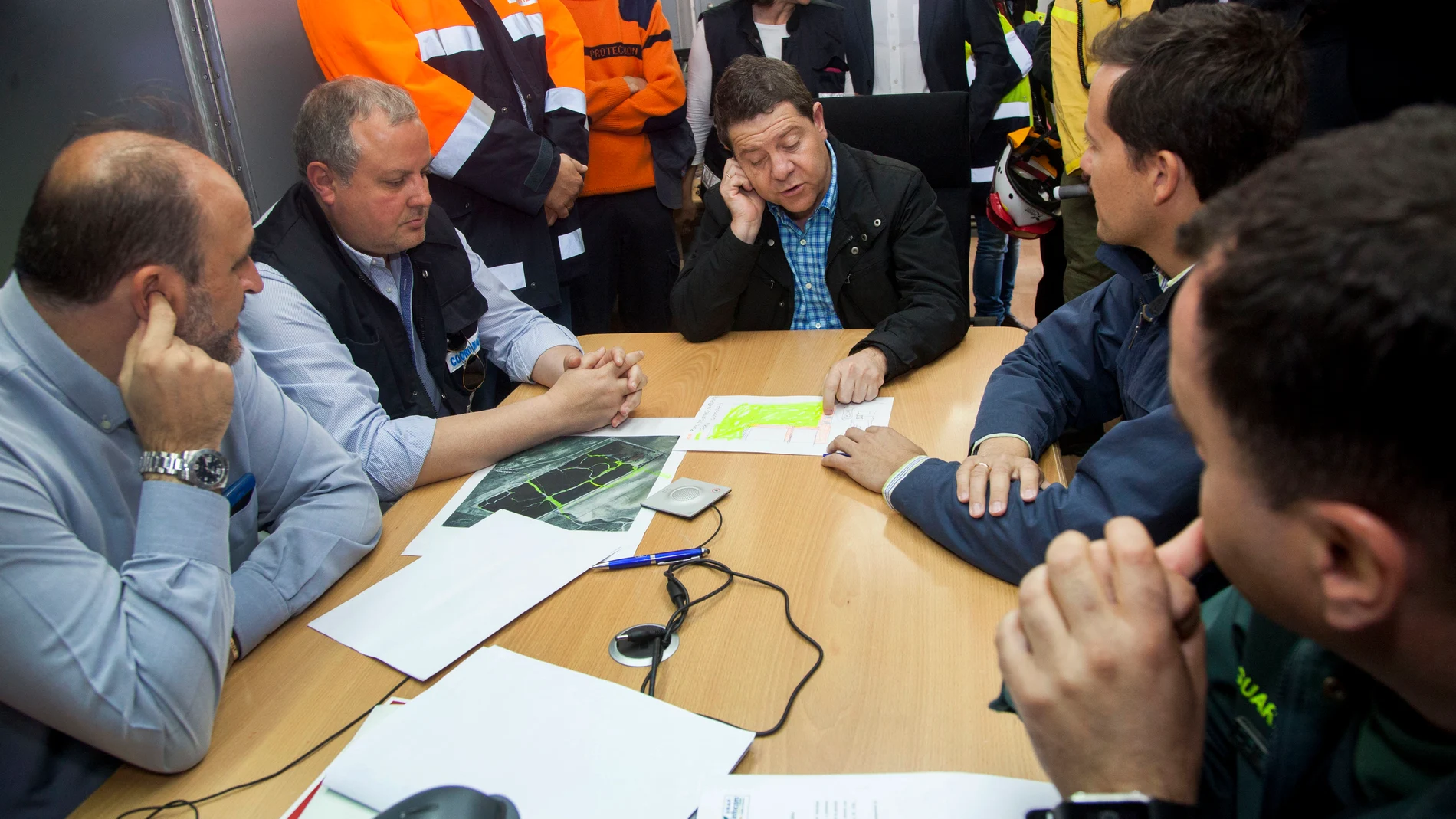 Emiliano García-Page, el consejero de Presidencia, Luis Martínez Guijarro, y el alcalde de Seseña, Carlos Velázquez. Emiliano García-Page, el consejero de Presidencia, Luis Martínez Guijarro, y el alcalde de Seseña, Carlos Velázquez.