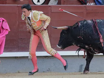 El novillero Filiberto Martínez sufrió un grave percance al seccionarse los tendones El novillero Filiberto Martínez sufrió un grave percance al seccionarse los tendones