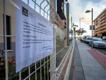 Cartel informativo en un colegio de Seseña Cartel informativo en un colegio de Seseña