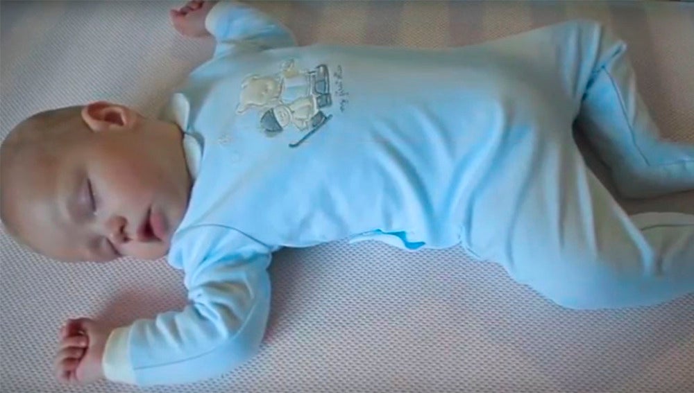 Beb&eacute; durmiendo