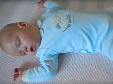 Bebé durmiendo Bebé durmiendo