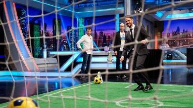 Así chuta Isco balones de cemento