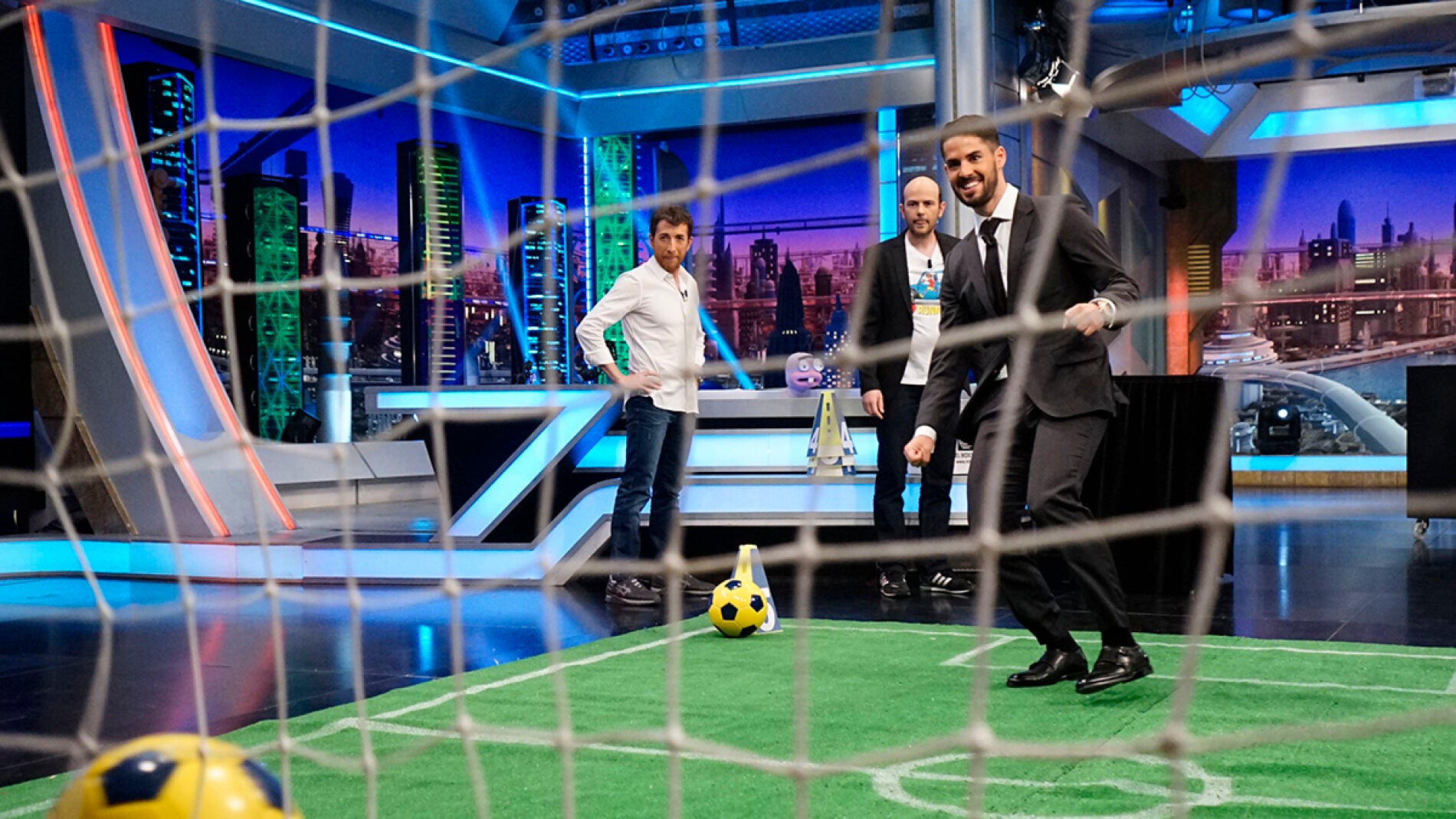 As&iacute; chuta Isco en 'El Hormiguero 3.0'