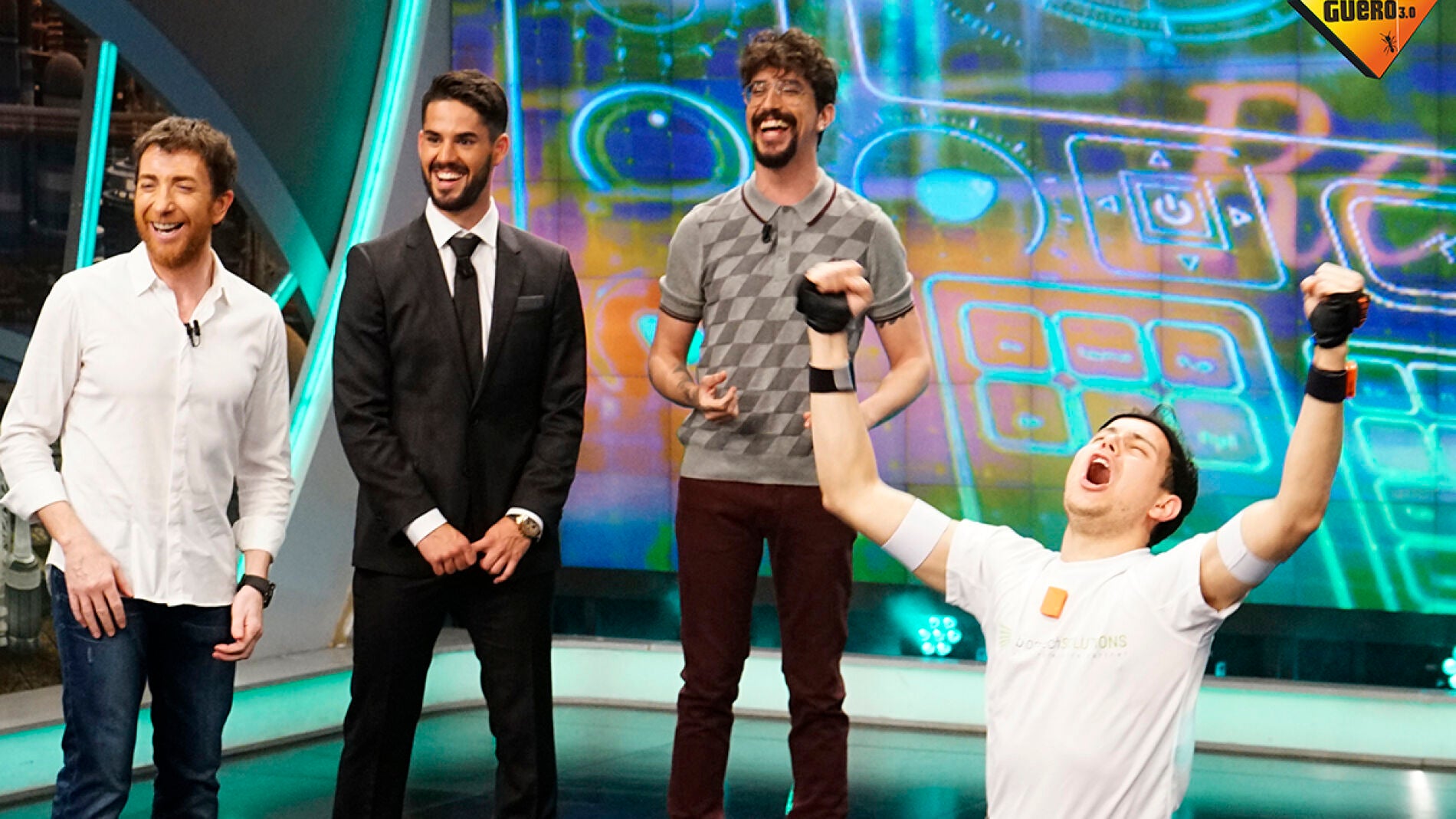 Marron le ense&ntilde;a su ciencia a Isco