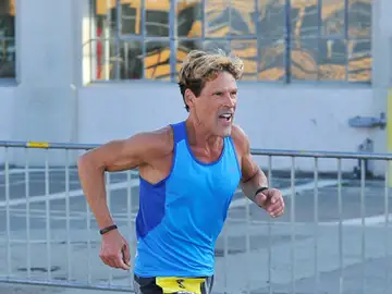 Dean Karnazes corriendo Dean Karnazes corriendo
