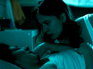 Helena espía en sueños a Susana Helena espía en sueños a Susana