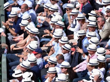 Espectadores de Roland Garros en la Philippe-Chatrier